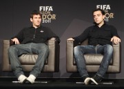 Хави Эрнандес, Лео Месси, Хосеп Гардиола - пресс конференция FIFA Ballon d'Or, 09.01.2012 (5xHQ) 61031b201212125