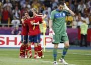 Испания - Италия - Финальный матс на чемпионате Евро 2012, 1 июля 2012 (322xHQ) A243a0201616965