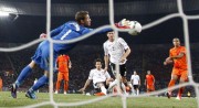 Германия - Нидерланды - на чемпионате по футболу Евро 2012, 9 июня 2012 (179xHQ) 5d5501201653392
